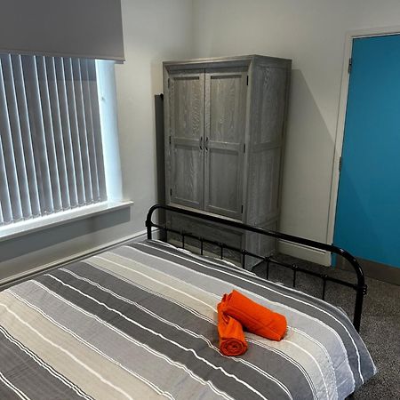 Town Centre Studio Flat Merthyr Tydfil Esterno foto
