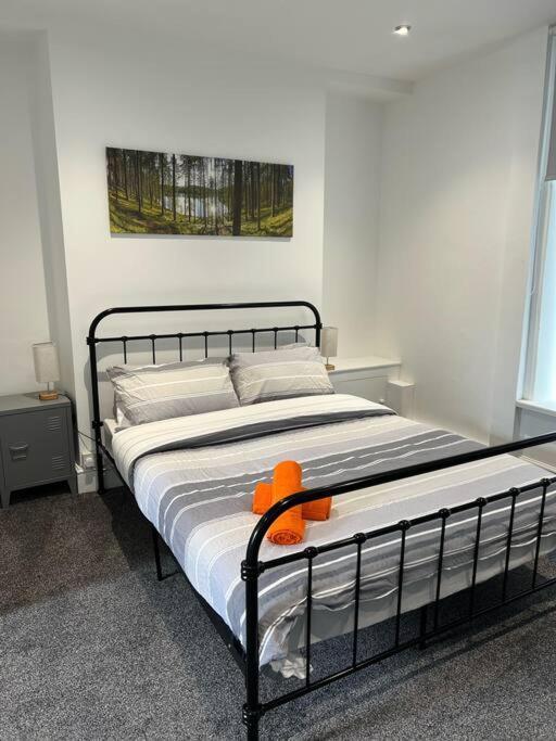 Town Centre Studio Flat Merthyr Tydfil Esterno foto